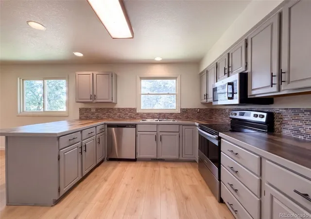 2nd image of 2924 Bow Line Pl, Longmont, CO 80503 | MLS# 7173469