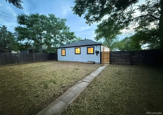 Photo 2 of Single family home for sale at 940 Moline St, Aurora, CO 80010 | MLS# 2324320 | Listing updated on 2026-08-26