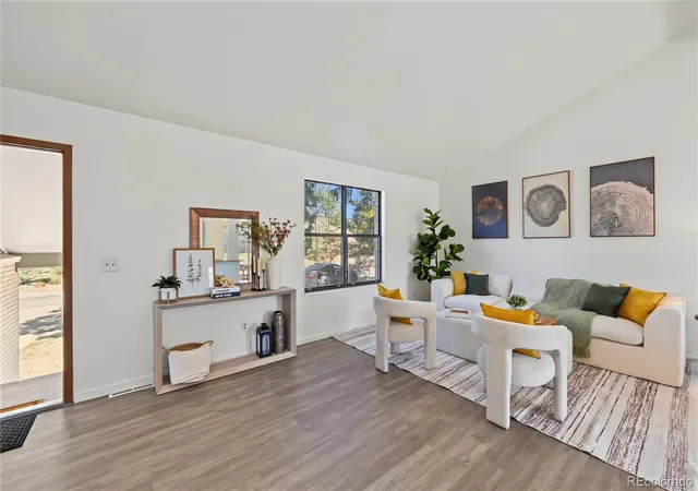 Photo 4 of Single family home for sale at 4586 S Fraser Way, Aurora, CO 80015 | MLS# 7210277 | Listing updated on 2026-09-25