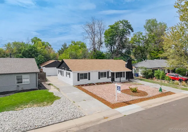 Photo 2 of Single family home for sale at 919 Troy St, Aurora, CO 80011 | MLS# 2759399 | Listing updated on 2026-09-23