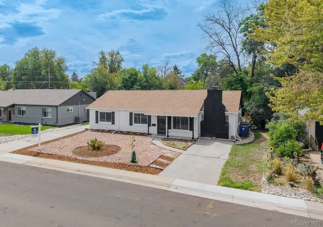 Photo 3 of Single family home for sale at 919 Troy St, Aurora, CO 80011 | MLS# 2759399 | Listing updated on 2026-09-23