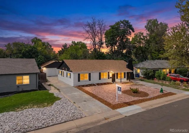 Photo 3 of Single family home for sale at 919 Troy St, Aurora, CO 80011 | MLS# 2759399 | Listing updated on 2026-09-23