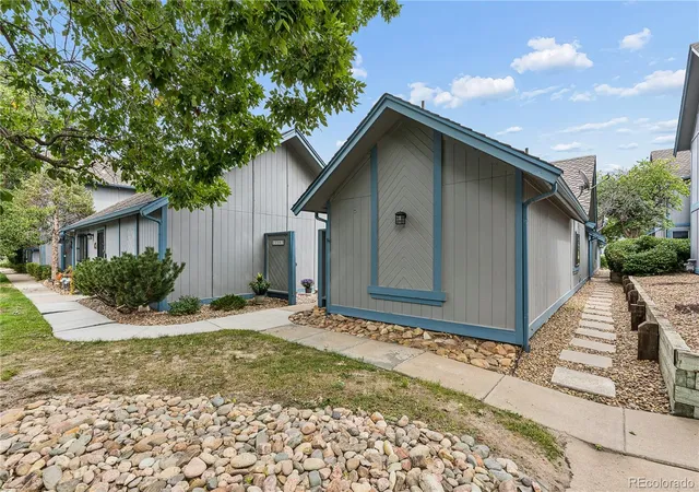 Photo 3 of Townhouse for sale at 2448 S Victor St #D, Aurora, CO 80014 | MLS# 8247226 | Listing updated on 2026-09-21