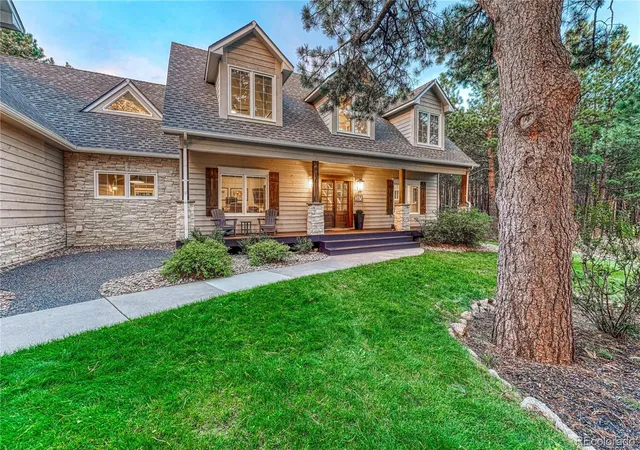 Photo 3 of Single family home for sale at 165 King Arthurs Knl, Monument, CO 80132 | MLS# 3216261 | Listing updated on 2026-09-03