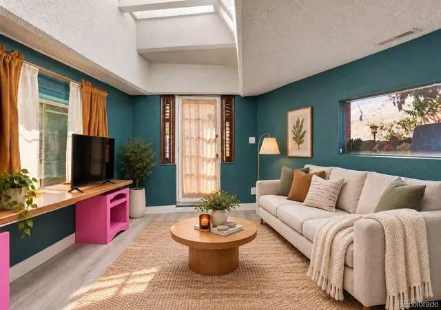 Photo 3 of Single family home for sale at 370 Ruxton Ave, Manitou Springs, CO 80829 | MLS# 2732974 | Listing updated on 2026-10-10