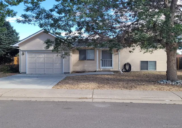 Photo 1 of Single family home for sale at 4692 S Pagosa Cir, Aurora, CO 80015 | MLS# 5446703 | Listing updated on 2026-10-06