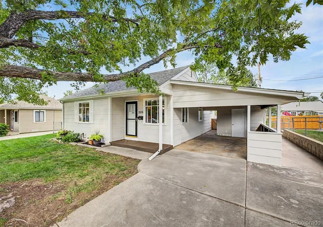Photo 3 of Single family home for sale at 2616 S Linley Ct, Denver, CO 80219 | MLS# 5251811 | Listing updated on 2026-09-23
