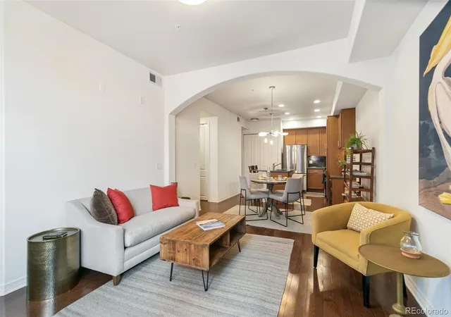 4th image of 1100 N Grant St, Denver, CO 80203