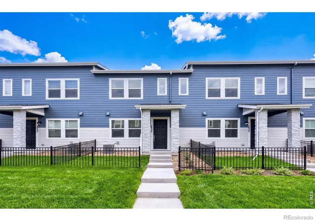 1st image of 2833 Bear Springs Cir, Longmont, CO 80503 | MLS# IR1066910