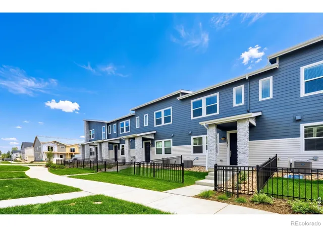 2nd image of 2833 Bear Springs Cir, Longmont, CO 80503 | MLS# IR1066910