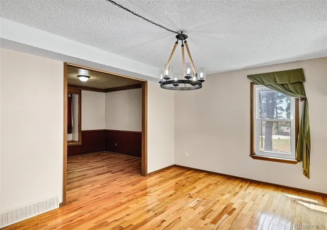 5th image of 19295 Rim Of World Dr, Monument, CO 80132 | MLS# 5037188