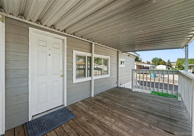3rd image of 1800 Quintero St, Aurora, CO 80011 | MLS# 9433571