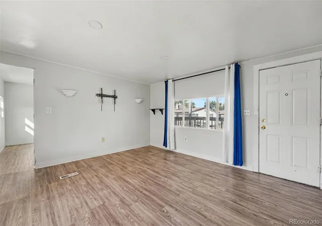4th image of 1800 Quintero St, Aurora, CO 80011 | MLS# 9433571