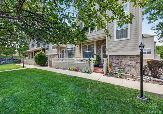 Photo 3 of Townhouse for sale at 332 W Jamison Pl #56, Littleton, CO 80120 | MLS# 5735389 | Listing updated on 2026-08-31