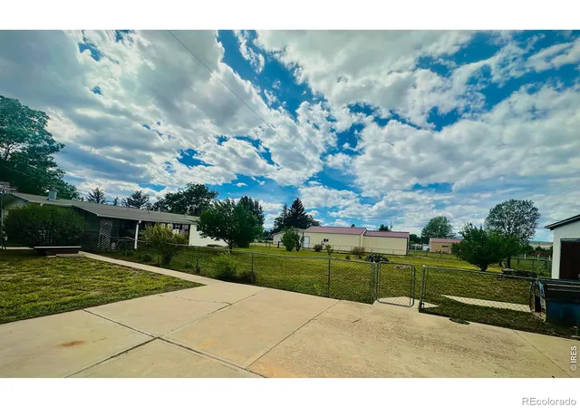 Photo 3 of Sale Pending at 942 Eggleston St, Fort Collins, CO 80524 | MLS# IR1066955 | Listing updated on 2026-10-02