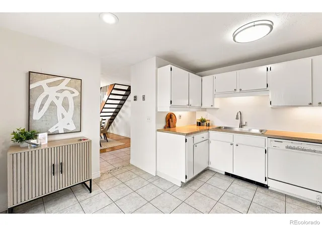Photo 4 of Townhouse for sale at 3420 Cripple Creek Sq, Boulder, CO 80305 | MLS# IR1066962 | Listing updated on 2026-09-24