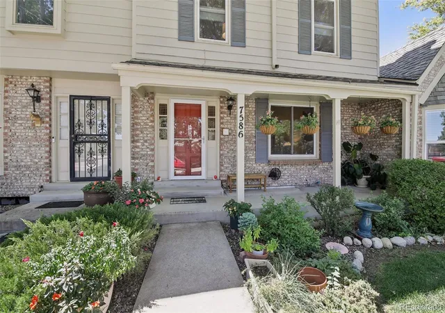 Photo 2 of Townhouse for sale at 7586 S Cove Cir, Centennial, CO 80122 | MLS# 2242708 | Listing updated on 2026-10-07