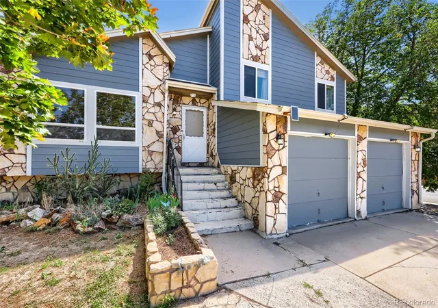 2nd image of 944 S Uravan St, Aurora, CO 80017 | MLS# 2127631