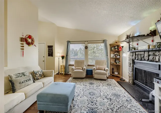 3rd image of 944 S Uravan St, Aurora, CO 80017 | MLS# 2127631