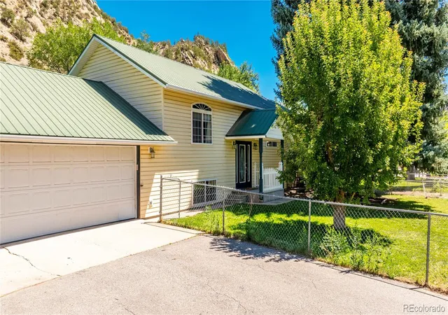 Photo 3 of Sale Pending at 230 N 7th St, New Castle, CO 81647 | MLS# 6268443 | Listing updated on 2026-10-06