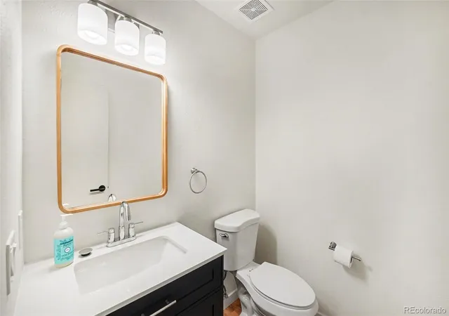 Photo 3 of Townhouse for sale at 8711 Carr Loop, Arvada, CO 80005 | MLS# 1744415 | Listing updated on 2026-09-23