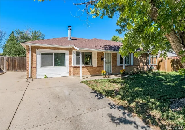 Photo 3 of Single family home for sale at 1057 Ursula St, Aurora, CO 80011 | MLS# 1966134 | Listing updated on 2026-10-09