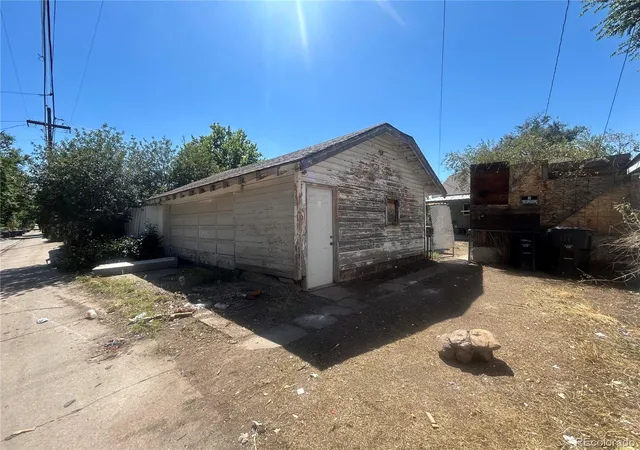 3rd image of 162 Hazel Ct, Denver, CO 80219 | MLS# 7661101
