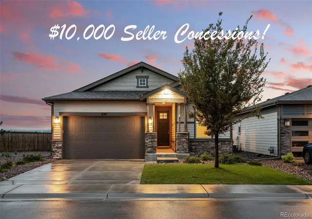 Single family home for sale at 639 N Waterloo Ct, Aurora, CO 80018 | MLS# 5430177