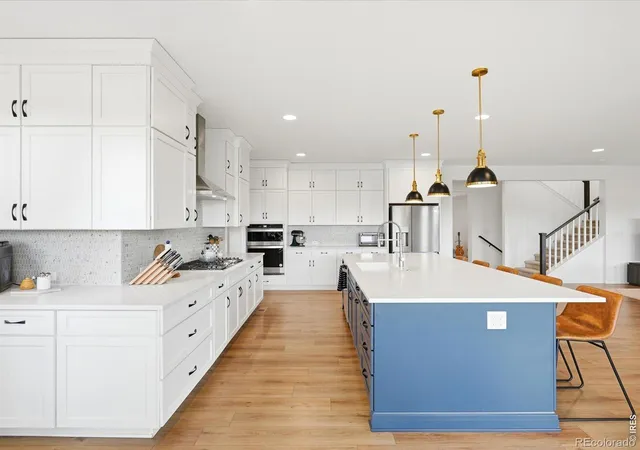 4th image of 9148 Star Fall Cir, Littleton, CO 80125 | MLS# IR1067010