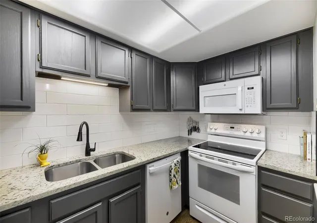 Photo 4 of Townhouse for sale at 12065 W Chenango Dr, Morrison, CO 80465 | MLS# 1785038 | Listing updated on 2026-09-02
