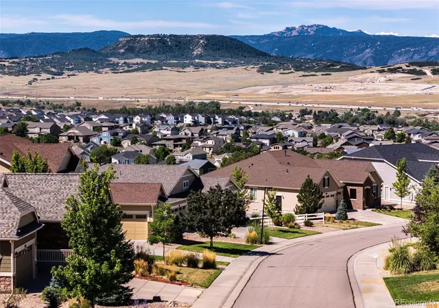 4th image of 898 Eveningsong Dr, Castle Rock, CO 80104 | MLS# 7683593