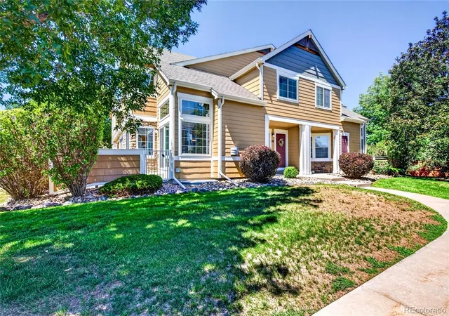 Photo 2 of Townhouse for sale at 805 Summer Hawk Dr #B10, Longmont, CO 80504 | MLS# 6811717 | Listing updated on 2026-09-17