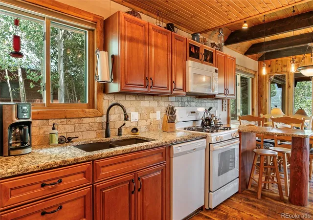 Photo 3 of Single family home for sale at 186 County Rd 4651, Grand Lake, CO 80447 | MLS# 4243895 | Listing updated on 2026-10-19