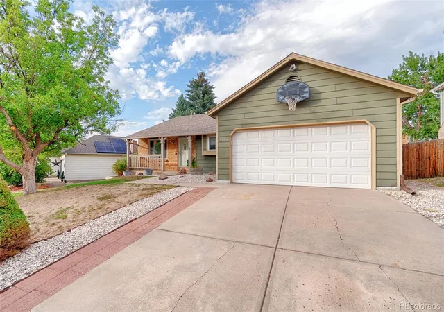 3rd image of 4102 S Dunkirk Wy, Aurora, CO 80013 | MLS# 8401832