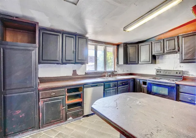 Photo 2 of Sale Pending at 7789 Greenleaf Ln, Denver, CO 80221 | MLS# 3821135 | Listing updated on 2026-10-07