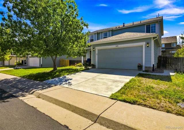 Photo 2 of Single family home for sale at 5410 S Shawnee Wy, Aurora, CO 80015 | MLS# 7032733 | Listing updated on 2026-10-20
