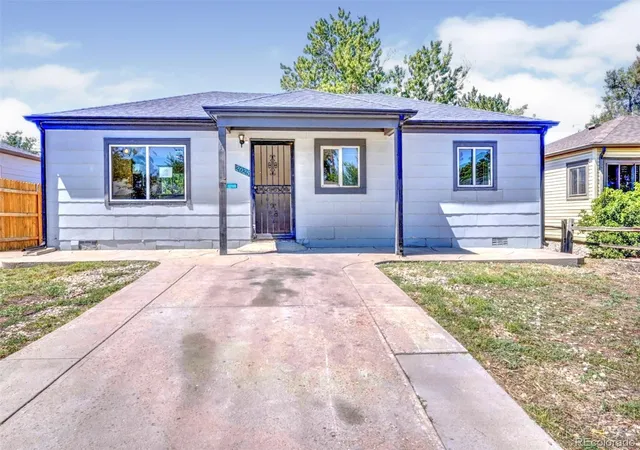 Photo 3 of Single family home for sale at 2025 Ironton St, Aurora, CO 80010 | MLS# 6668705 | Listing updated on 2026-10-01