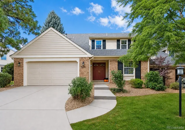 Townhouse for sale at 7101 S Poplar Ct, Centennial, CO 80112 | MLS# 8522008