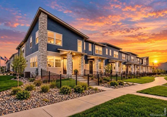 Photo 3 of Townhouse for sale at 2839 Bear Springs Cir, Longmont, CO 80503 | MLS# IR1067081 | Listing updated on 2026-09-24