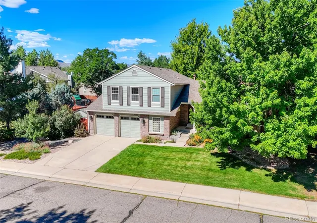 Photo 3 of Single family home for sale at 7025 Gladiola St, Arvada, CO 80004 | MLS# 5181385 | Listing updated on 2026-10-06