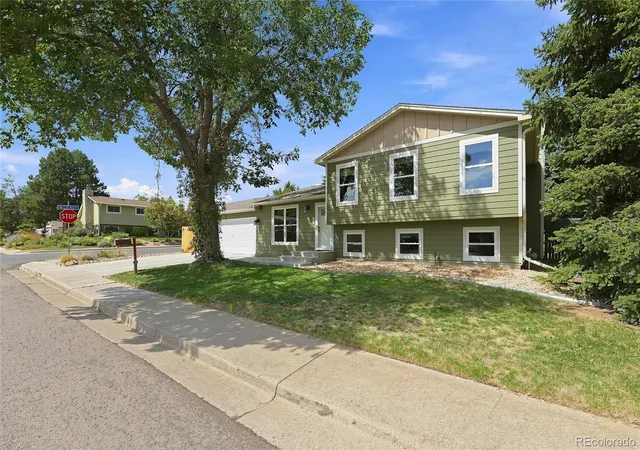 3rd image of 2691 Ridge Dr, Broomfield, CO 80020 | MLS# 6412135