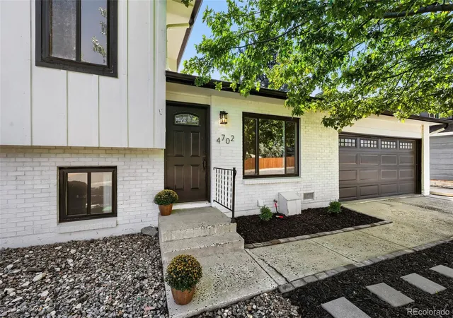 Photo 2 of Single family home for sale at 4702 S Dudley St, Littleton, CO 80123 | MLS# 4956431 | Listing updated on 2026-09-13