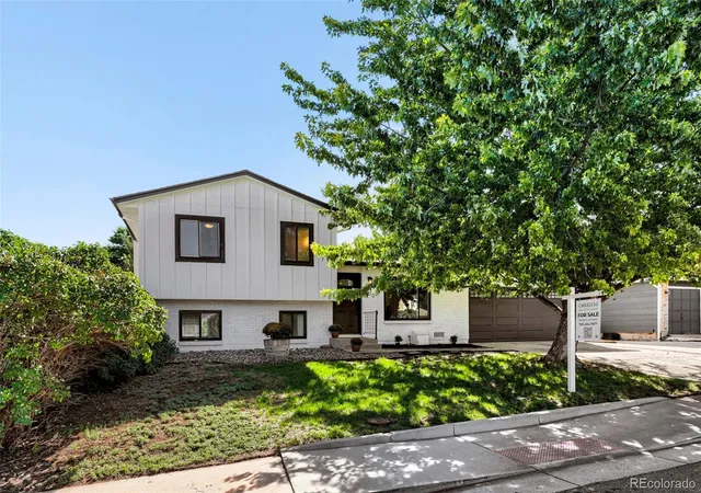 Photo 3 of Single family home for sale at 4702 S Dudley St, Littleton, CO 80123 | MLS# 4956431 | Listing updated on 2026-09-13