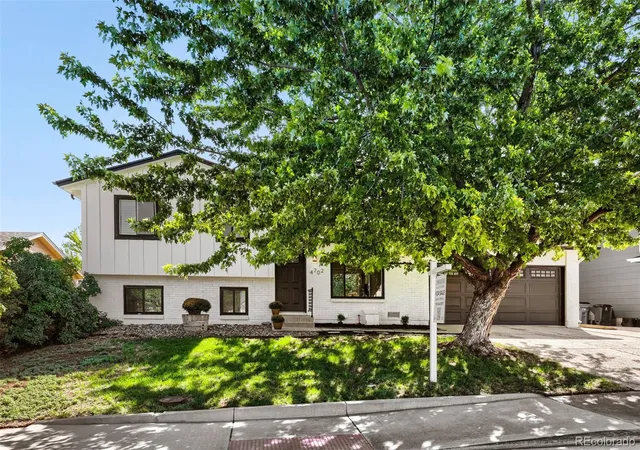Photo 3 of Single family home for sale at 4702 S Dudley St, Littleton, CO 80123 | MLS# 4956431 | Listing updated on 2026-09-13