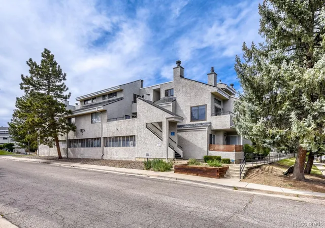 2nd image of 1825 Kendall St, Lakewood, CO 80214