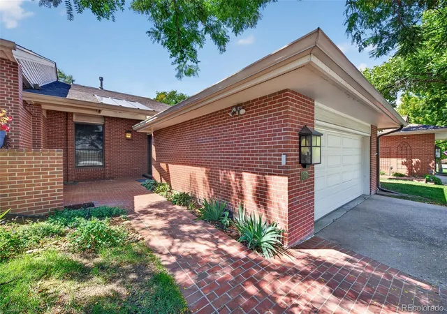 Listing Photo 5 - Condo for sale in building located at 2800 S University Blvd, Denver, CO 80210 - Unit #107