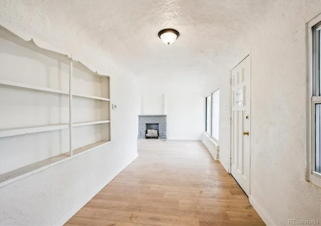 4th image of 2110 Eagle Cir, Aurora, CO 80011 | MLS# 4884103