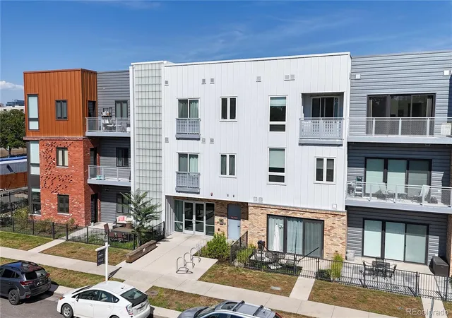 Photo 2 of Condo for sale at 2525 Arapahoe St #RD305, Denver, CO 80205 | MLS# 2155681 | Listing updated on 2026-09-28