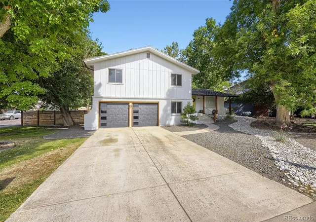 Photo 3 of Single family home for sale at 8469 W Vassar Dr, Lakewood, CO 80227 | MLS# 7432408 | Listing updated on 2026-10-10