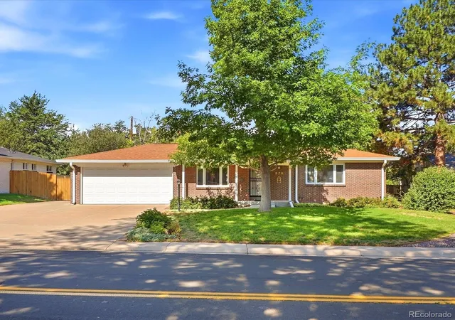 Photo 3 of Single family home for sale at 275 Moline St, Aurora, CO 80010 | MLS# 7088853 | Listing updated on 2026-09-06